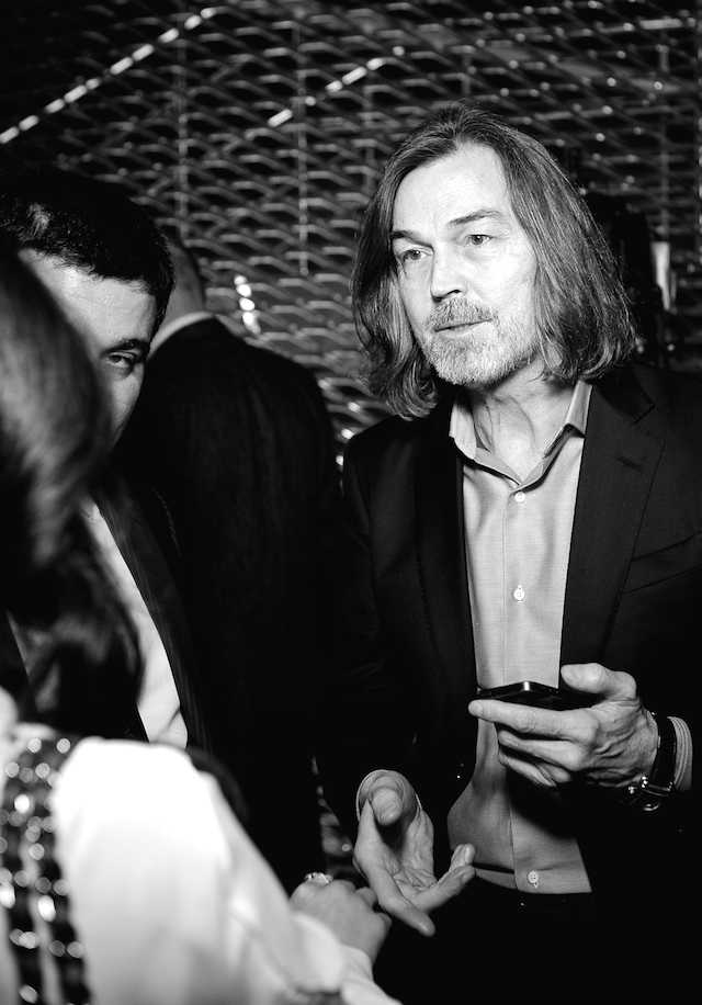 Никас Сафронов