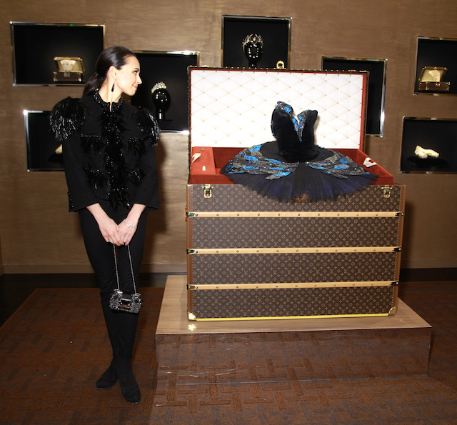 "Искусство путешествий": Louis Vuitton преподнесли подарок Диане Вишневой (фото 5)