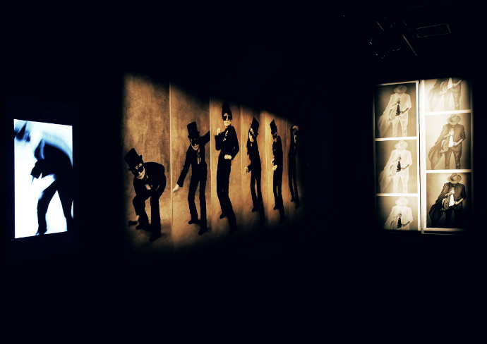 Выставка The Little Black Jacket в Дубаи