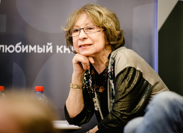 Лия Ахеджакова