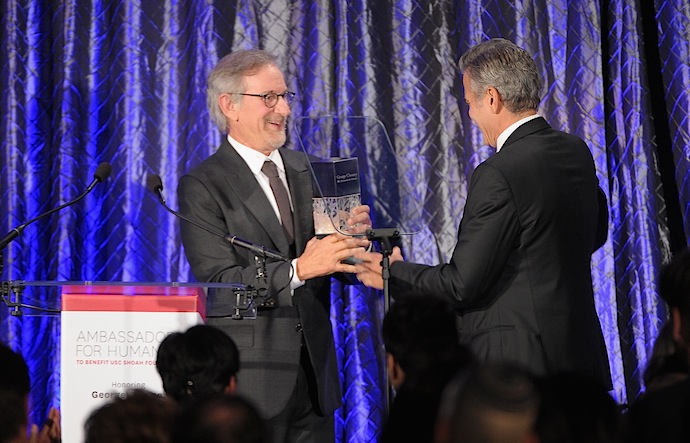 Стивен Спилберг и Джордж Клуни Стивен Спилберг и Джордж Клуни