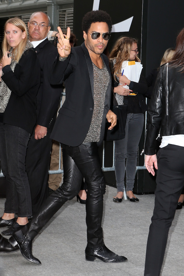 Гости на мужском показе Saint Laurent в Париже (фото 7)