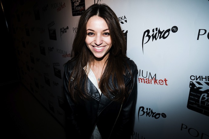 Яна Валенсия Яна Валенсия