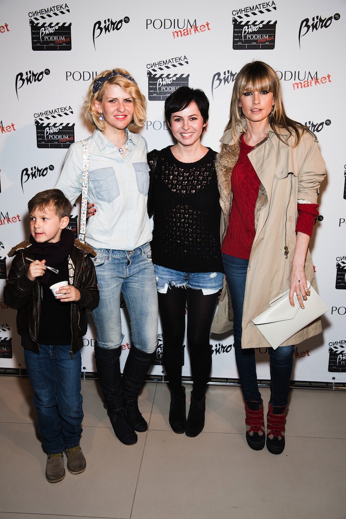 Полина Киценко, Оксана Лаврентьева и Яна Расковалова Полина Киценко, Оксана Лаврентьева и Яна Расковалова