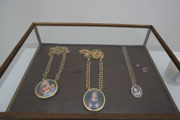 Pop-up store Noor Fares в галерее Захи Хадид Pop-up store Noor Fares в галерее Захи Хадид