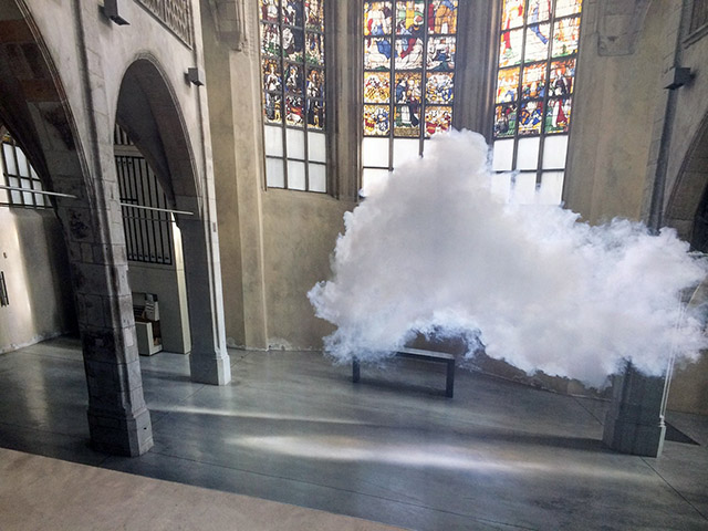 "Искусственные облака" Берднаута Смилде выставлены в Лондоне (фото 2)