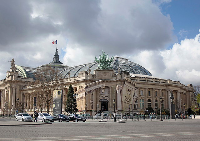 Французский художник "разрушил" парижский Гран-Пале (фото 4)