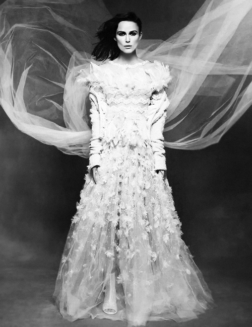 Обновленная выставка The Little Black Jacket: Chanel (фото 1)