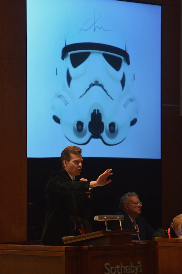 Благотворительные торги (RED) в аукционном доме Sotheby's (фото 1)