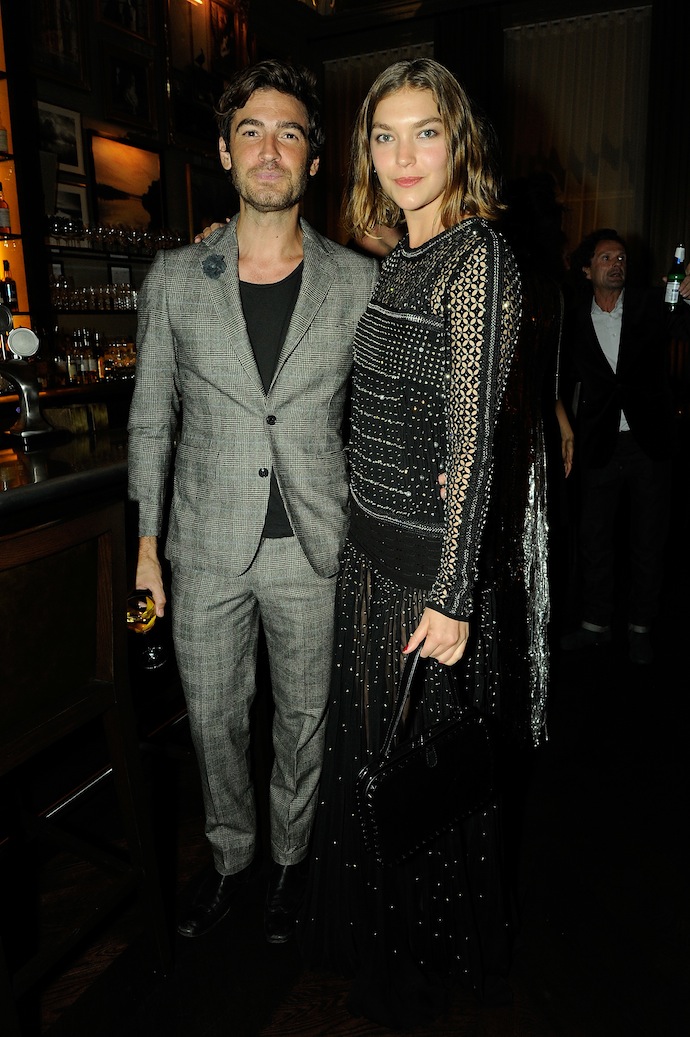 Роберт Конжик и Аризона Мьюз