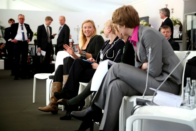 Наталья Водянова на экономическом форуме в Давосе (фото 3)