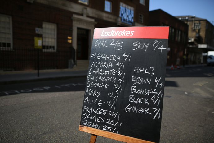 Объявлено имя наследника британского престола (фото 1)