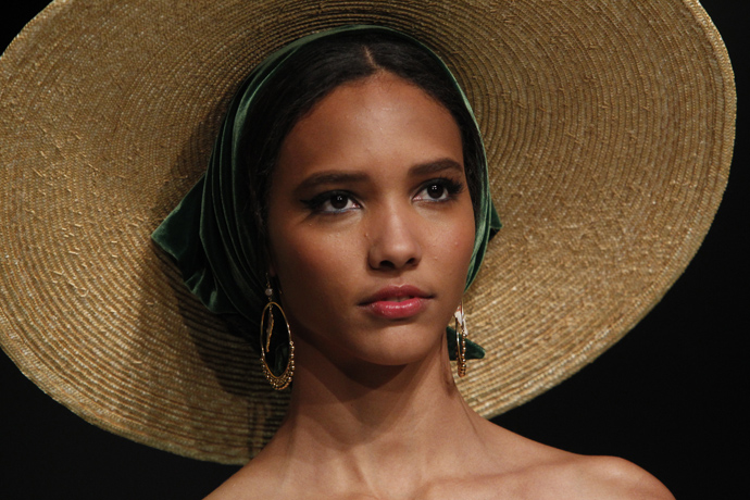 Backstage показа Ulyana Sergeenko в Париже (фото 28)