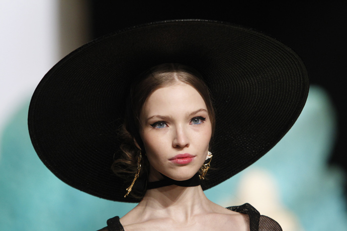 Backstage показа Ulyana Sergeenko в Париже (фото 32)