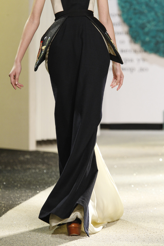 Backstage показа Ulyana Sergeenko в Париже (фото 38)