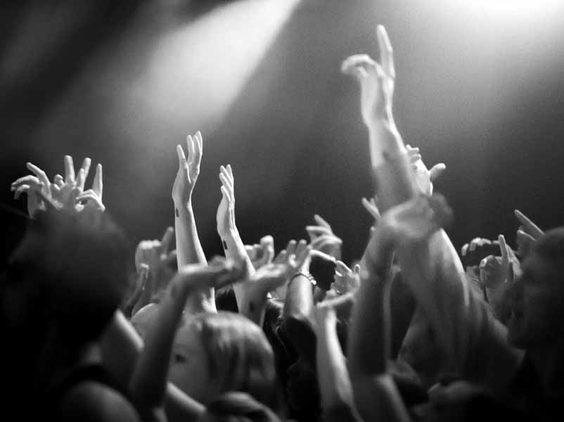 Реклама нового аромата Burberry Brit Rhythm