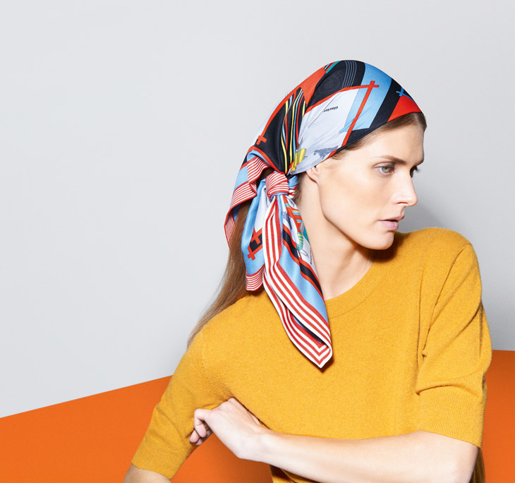 Малгосия Бела в новой кампании платков Hermes