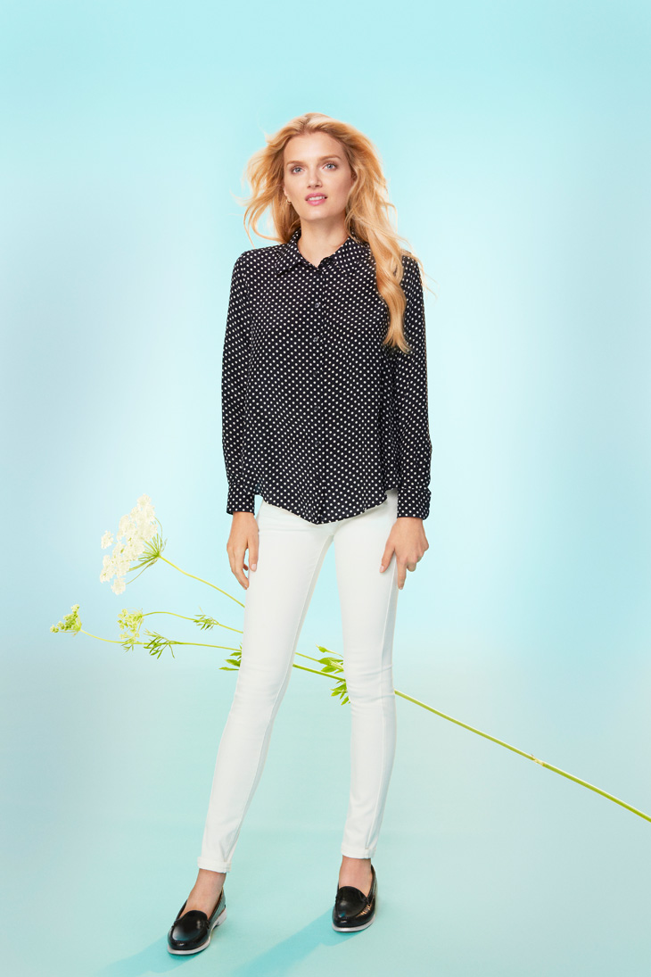 Хлое Севиньи и Лили Дональдсон в рекламе UNIQLO