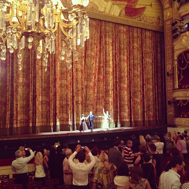 Финал "Онегина" на сцене Большого (@mukhins) Финал "Онегина" на сцене Большого (@mukhins)