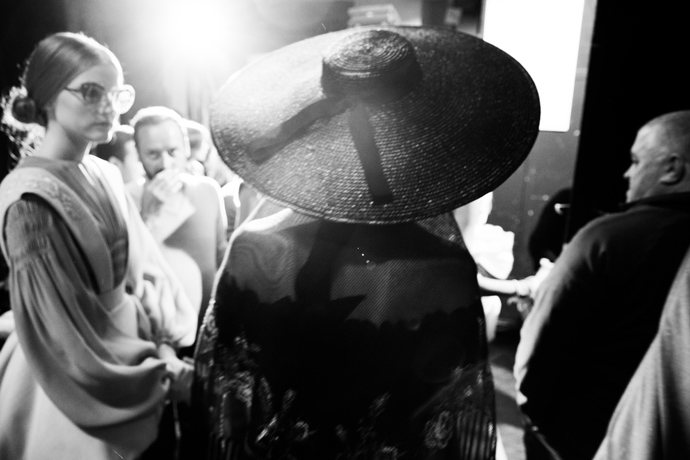 Backstage показа Ulyana Sergeenko в Париже (фото 6)