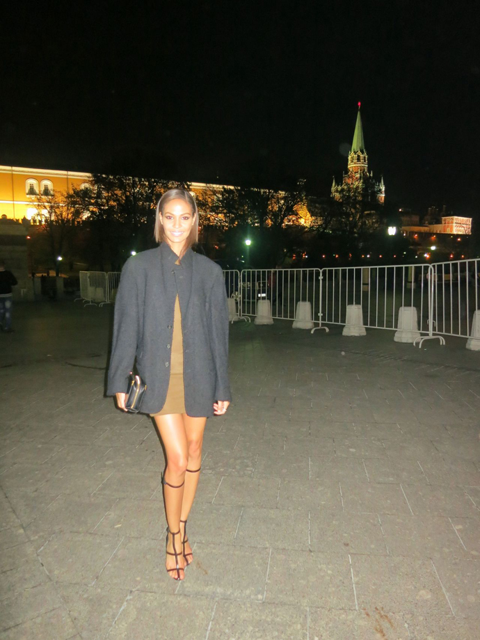 Джоан Смоллс в босоножках Alexander Wang Джоан Смоллс в босоножках Alexander Wang