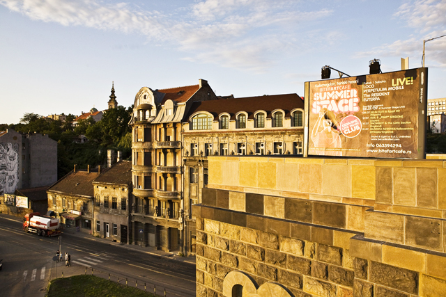 Вид с моста Бранко Белград: музей под открытым небом с рестораном, баром и парком (фото 5)