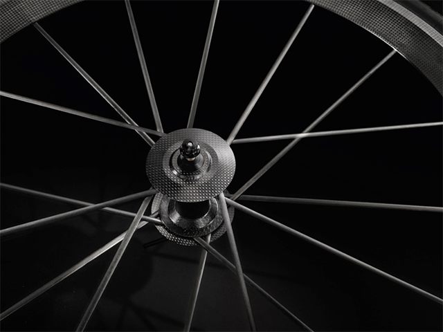 Audi произвели суперлегкие велосипеды (фото 2)