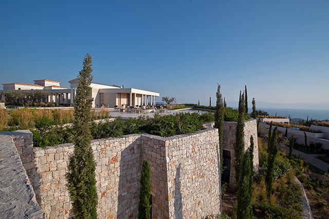 Как стать богатой древнегреческой женой: отель Amanzoe на Пелопоннесе (фото 1)