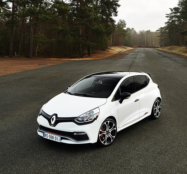 Renault Clio R.S. 220 EDC Trophy Renault представили новый автомобиль (фото 3)