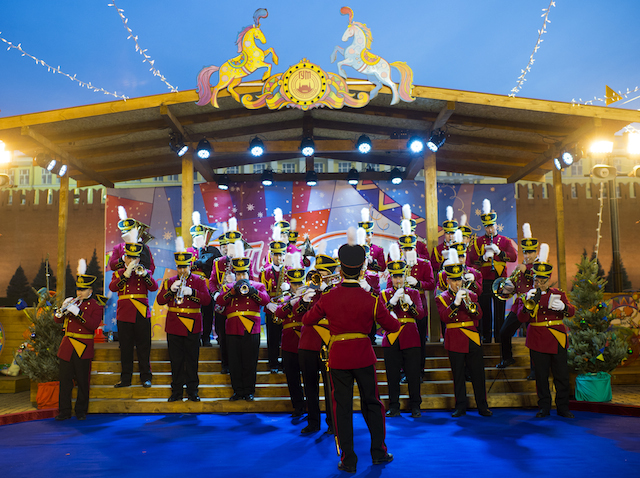 Открытие рождественской ярмарки и ГУМ-катка на Красной площади (фото 19)