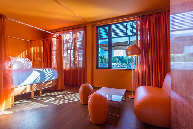 В Париже открылся первый отель на воде (фото 2)