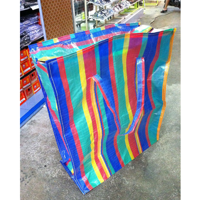 Balenciaga обвинили в плагиате (фото 1)