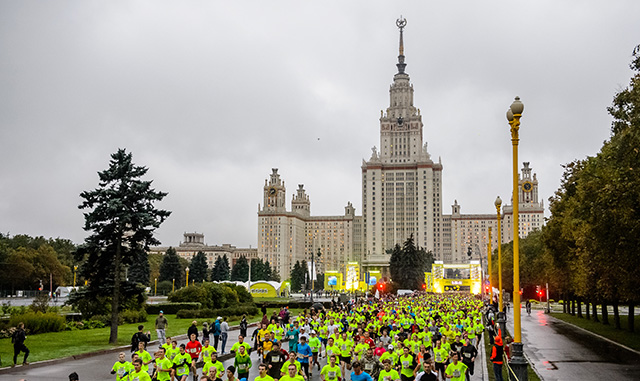 9 тысяч человек приняли участие в забеге We Run Moscow (фото 1)