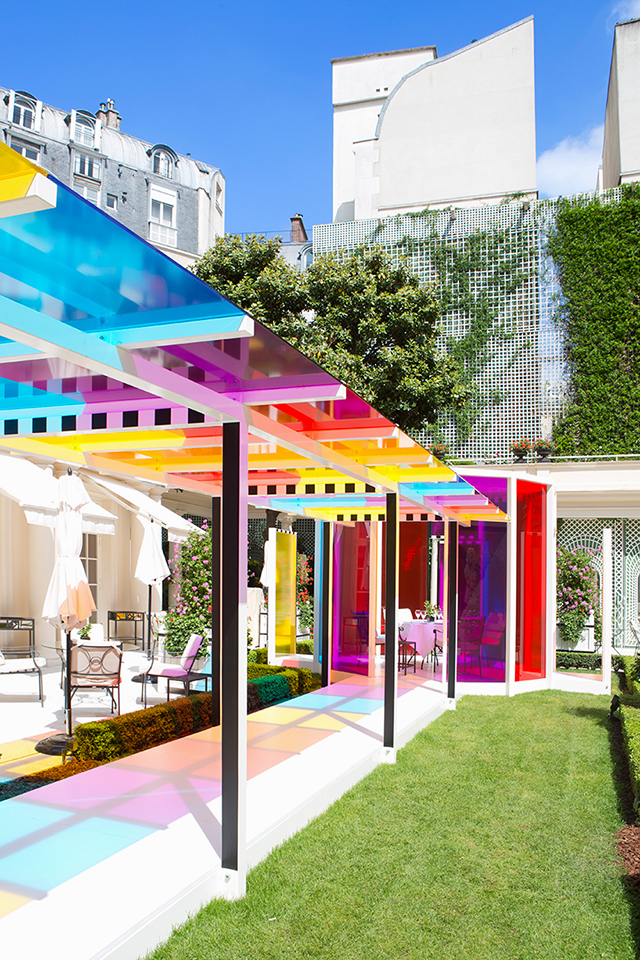 Веранда парижского отеля Le Bristol превратилась в арт-инсталляцию (фото 1)