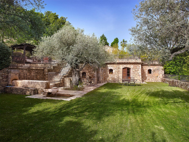 Джонни Депп продает дом на юге Франции (фото 1)