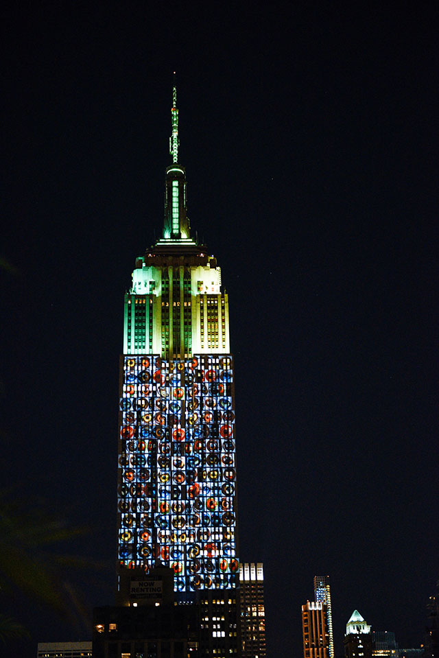 На Эмпайр-стейт-билдинг спроецировали вымирающих животных (фото 7)