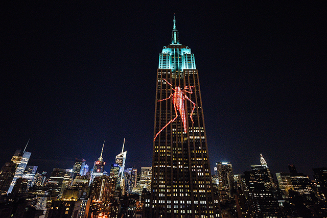 На Эмпайр-стейт-билдинг спроецировали вымирающих животных (фото 8)