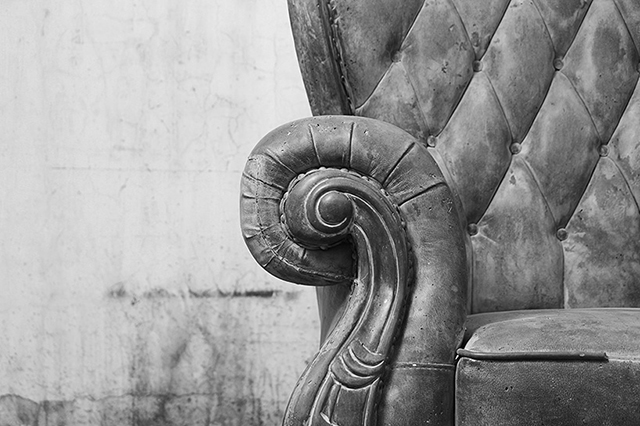 Студенты из Китая представили бетонное кресло (фото 1)