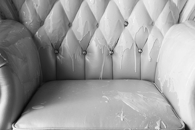 Студенты из Китая представили бетонное кресло (фото 2)