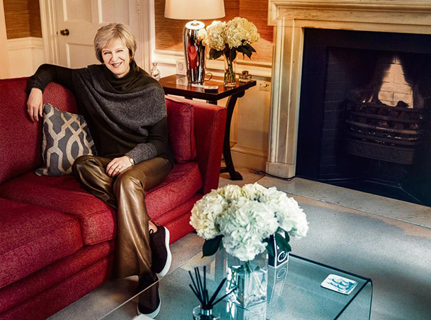 Премьер в золотых штанах: как политика Терезы Мэй повлияет на британскую моду (фото 1)