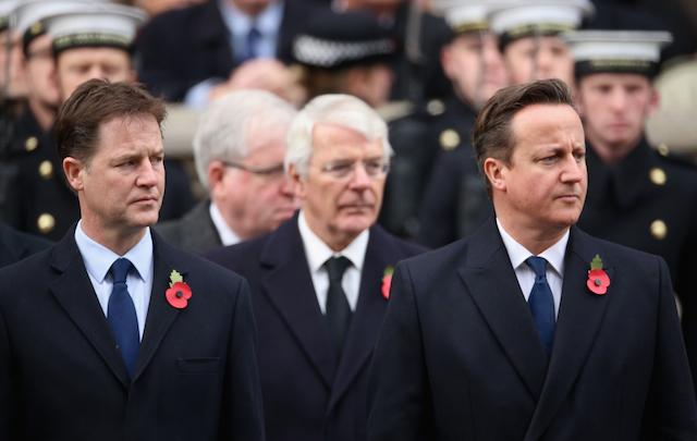 Королевская семья на церемонии Remembrance Sunday (фото 3)