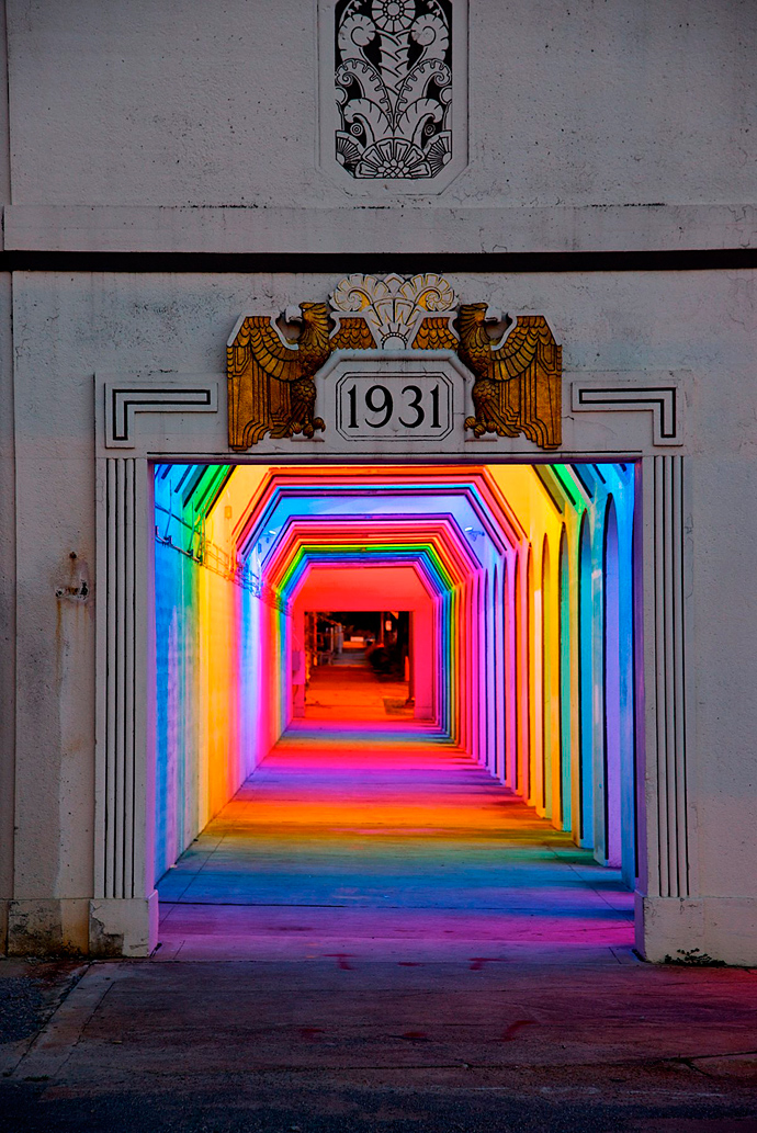 Радужный тоннель "LightRails" в штате Алабама (фото 1)