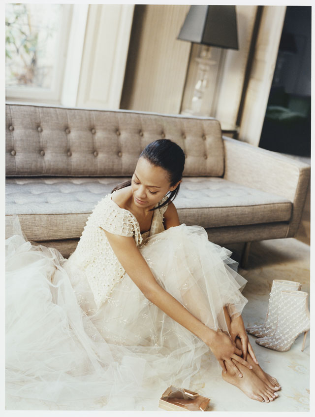 Зои Салдана в съемке для The Edit (фото 3)