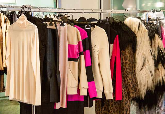 Buro 24/7 на примерке у Viva Vox, осень-зима 2014 (фото 13)