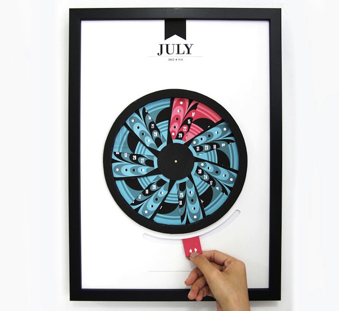 Бумажный календарь как произведение искусства (фото 1)