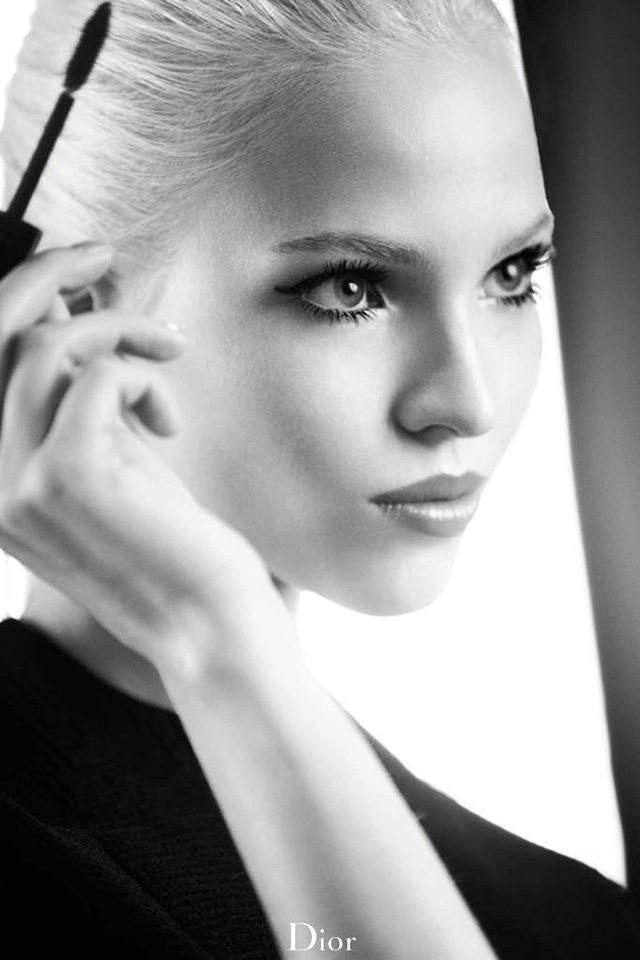 Саша Лусс в рекламной кампании туши Dior Addict (фото 1)