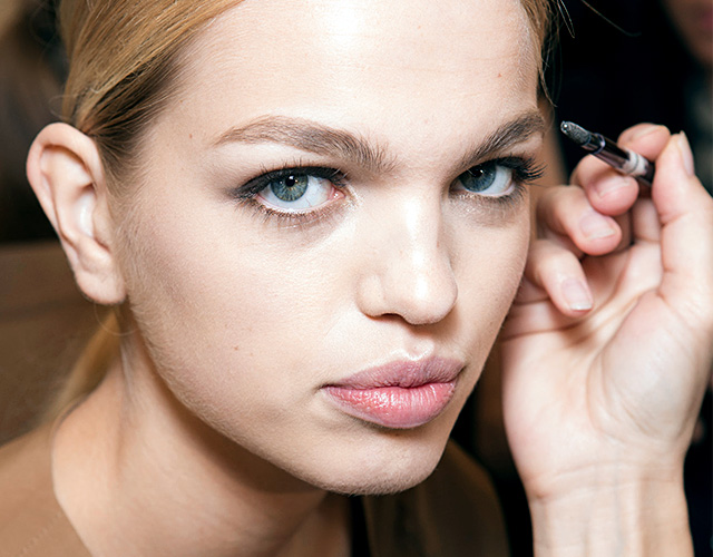 Макияж бровей: коррекция и выбор средств (фото 2)