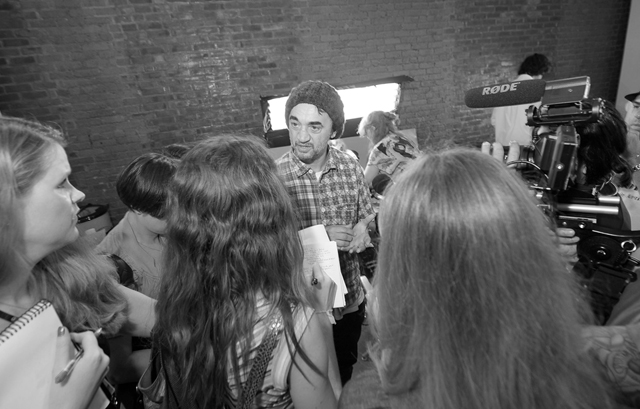 Главные стилисты по прическам на неделях моды (фото 1)