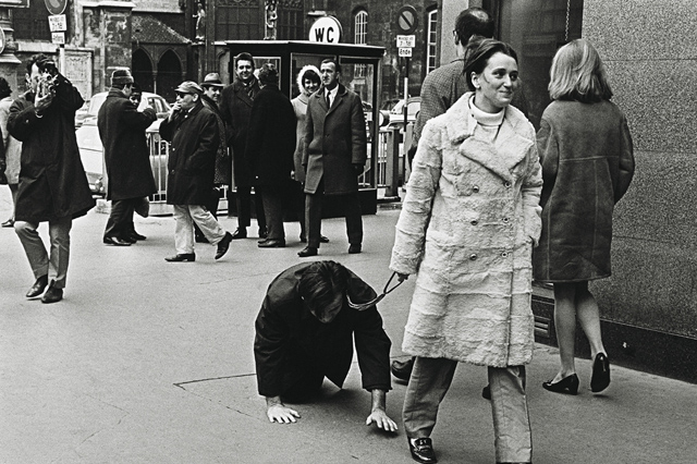 «Из досье собачности», 1968 Бунтовщик с причиной: ретроспектива Петера Вайбеля в ММОМА (фото 1)