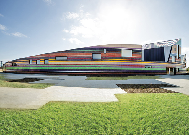 Полосатый учебный комплекс в Мельбурне от бюро McBride Charles Ryan (фото 5)